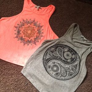 Crop tank tops (set of 2)